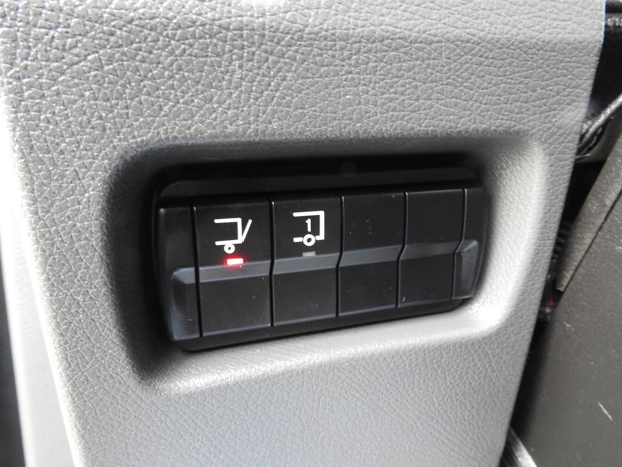 Skříňový nákladní auto MERCEDES ATEGO 12.24 BOX LIFT 18 PALLETS CRUISE CONTROL AUTOMATIC TRANSMISSION TWIN WHEELS AIR CONDITIONING 240HP: obrázok 36 Skříňový nákladní auto MERCEDES ATEGO 12.24 BOX LIFT 18 PALLETS CRUISE CONTROL AUTOMATIC TRANSMISSION TWIN WHEELS AIR CONDITIONING 240HP: obrázok 36