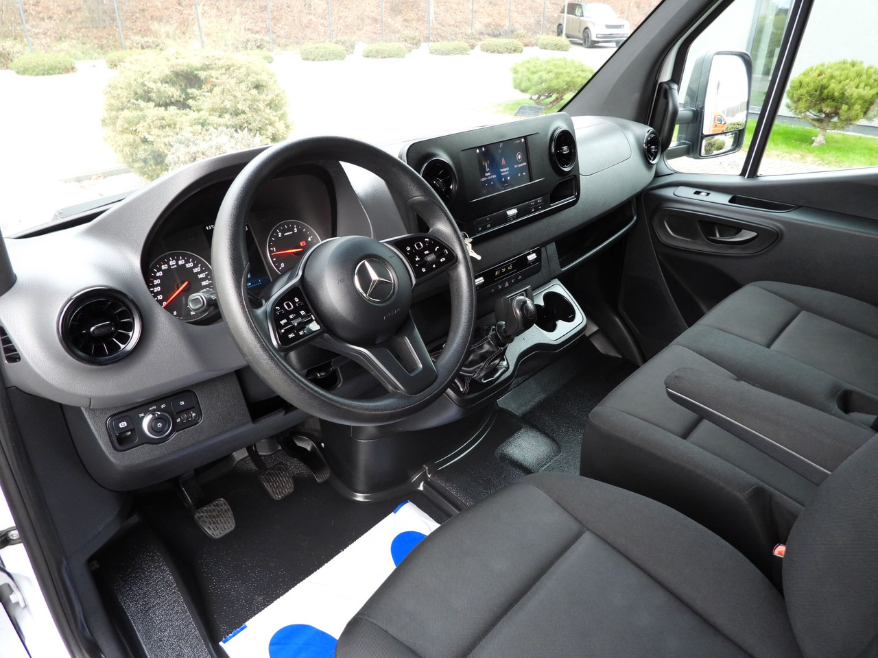 MERCEDES SPRINTER 314 REGRIGERATOR BOX -1*C CRUISE CONTROL NAVIGATION AIR CONDITIONING 140HP - Chladiarenská dodávka: obrázok 2 MERCEDES SPRINTER 314 REGRIGERATOR BOX -1*C CRUISE CONTROL NAVIGATION AIR CONDITIONING 140HP - Chladiarenská dodávka: obrázok 2