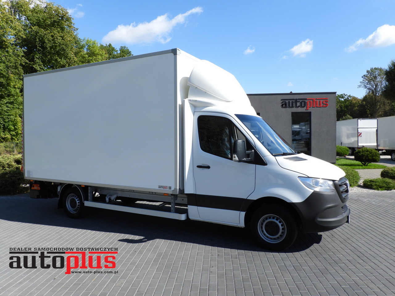MERCEDES SPRINTER 315 BOX LIFT 8 PALLETS AIR CONDITIONING 150HP - Chladiarenská dodávka: obrázok 1 MERCEDES SPRINTER 315 BOX LIFT 8 PALLETS AIR CONDITIONING 150HP - Chladiarenská dodávka: obrázok 1