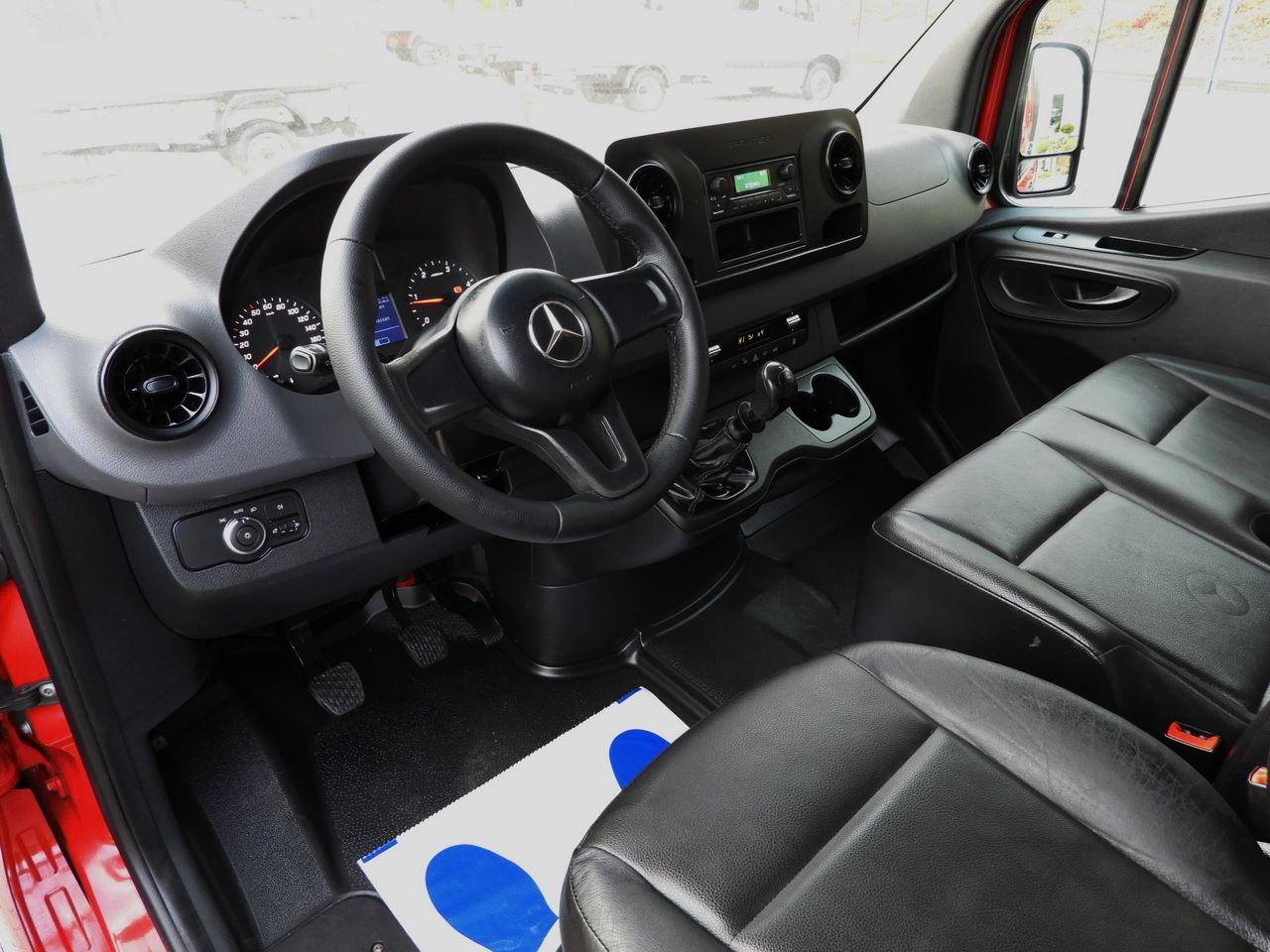 MERCEDES SPRINTER 316 STAKE BODY DOUBLE CABIN DOKA 7 SEATS AIR CONDITIONING 160HP - Dodávkа s dvojitou kabínou: obrázok 2 MERCEDES SPRINTER 316 STAKE BODY DOUBLE CABIN DOKA 7 SEATS AIR CONDITIONING 160HP - Dodávkа s dvojitou kabínou: obrázok 2