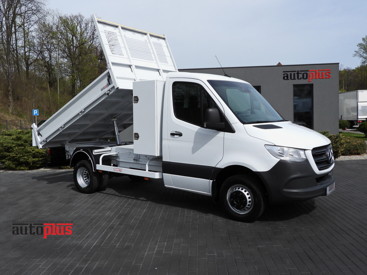 MERCEDES SPRINTER 516 TIPPER CRUISE CONTROL TWIN WHEELS AIR CONDITIONING  160HP - Dodávka sklápač: obrázok 1 MERCEDES SPRINTER 516 TIPPER CRUISE CONTROL TWIN WHEELS AIR CONDITIONING  160HP - Dodávka sklápač: obrázok 1