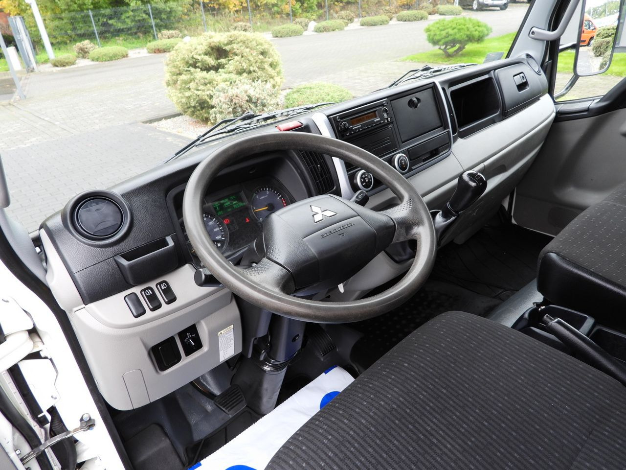 MITSUBISHI CANTER FUSO 3C15 THREE-WAY TIPPER 3 SEATS LED LIGHTS TWIN WHEELS  150HP - Dodávka sklápač: obrázok 2 MITSUBISHI CANTER FUSO 3C15 THREE-WAY TIPPER 3 SEATS LED LIGHTS TWIN WHEELS  150HP - Dodávka sklápač: obrázok 2