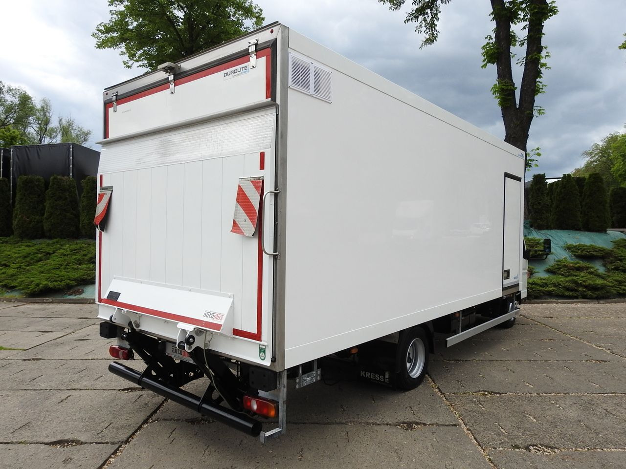 MITSUBISHI CANTER FUSO 7C15 REGRIGERATOR BOX -4*C LIFT POWER SUPPLY 230V AIR CONDITIONING AUTOMATIC TRANSMISSION 150HP - Chladirenské nákladné vozidlo: obrázok 3 MITSUBISHI CANTER FUSO 7C15 REGRIGERATOR BOX -4*C LIFT POWER SUPPLY 230V AIR CONDITIONING AUTOMATIC TRANSMISSION 150HP - Chladirenské nákladné vozidlo: obrázok 3