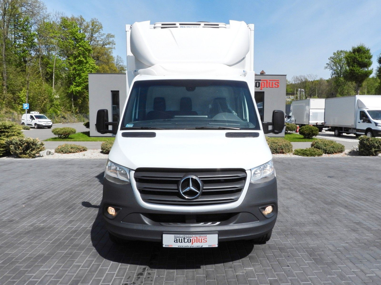 Mercedes-Benz SPRINTER 316 KÜHLKOFFER 0*C AUFZUG 8 PALETTEN - Chladiarenská dodávka: obrázok 5 Mercedes-Benz SPRINTER 316 KÜHLKOFFER 0*C AUFZUG 8 PALETTEN - Chladiarenská dodávka: obrázok 5