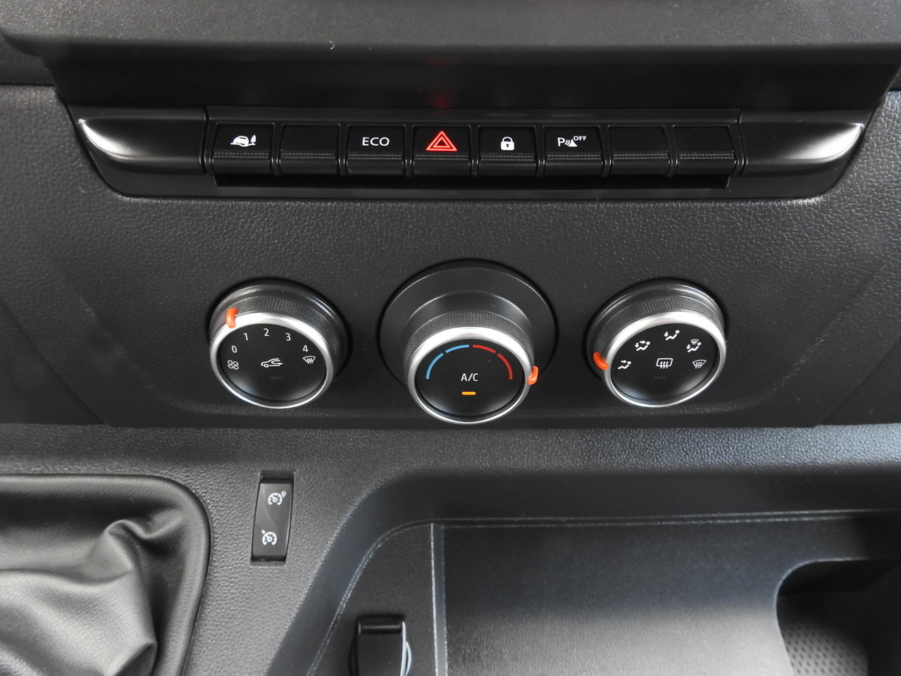Furgon OPEL MOVANO  BOX DELIVERY VAN 7 SEATS CRUISE CONTROL LED LIGHTS AIR CONDITIONING  135HP: obrázok 32 Furgon OPEL MOVANO  BOX DELIVERY VAN 7 SEATS CRUISE CONTROL LED LIGHTS AIR CONDITIONING  135HP: obrázok 32