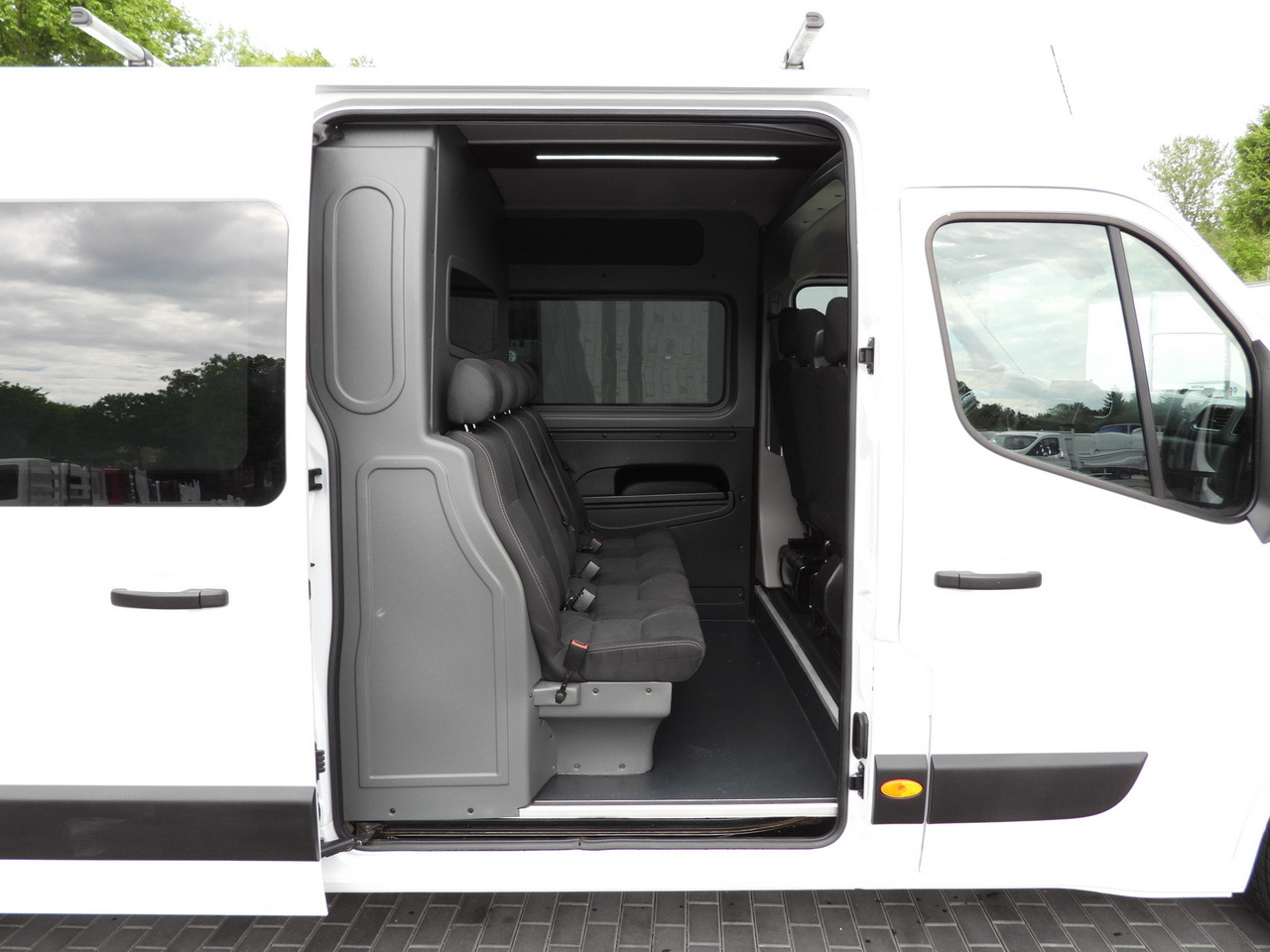 Furgon OPEL MOVANO  BOX DELIVERY VAN 7 SEATS CRUISE CONTROL LED LIGHTS AIR CONDITIONING  135HP: obrázok 21 Furgon OPEL MOVANO  BOX DELIVERY VAN 7 SEATS CRUISE CONTROL LED LIGHTS AIR CONDITIONING  135HP: obrázok 21