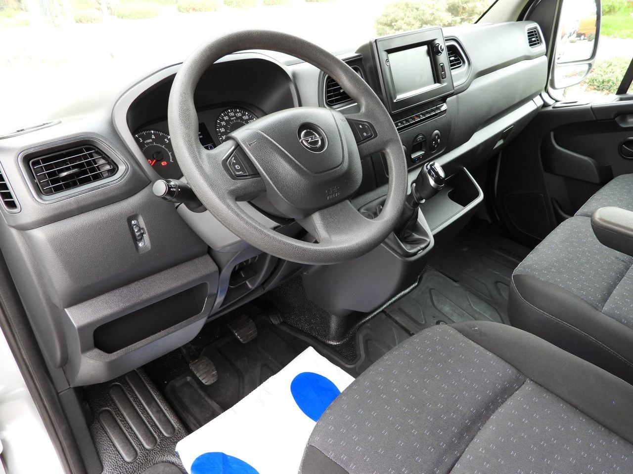 OPEL MOVANO BOX DELIVERY VAN 7 SEATS CRUISE CONTROL LED LIGHTS AIR CONDITIONING 180HP - Furgon: obrázok 2 OPEL MOVANO BOX DELIVERY VAN 7 SEATS CRUISE CONTROL LED LIGHTS AIR CONDITIONING 180HP - Furgon: obrázok 2