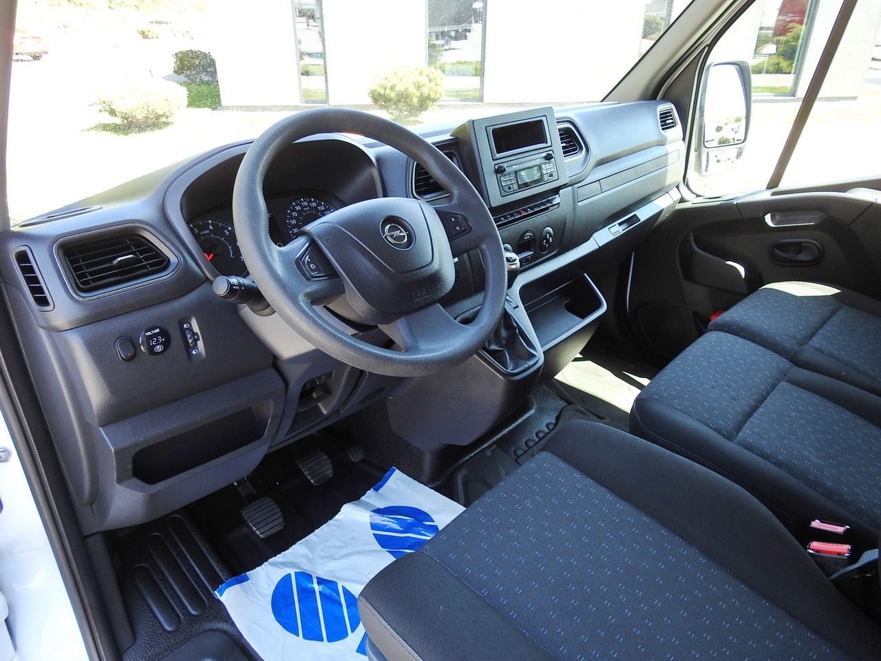 OPEL MOVANO - Plachtová dodávka: obrázok 2 OPEL MOVANO - Plachtová dodávka: obrázok 2