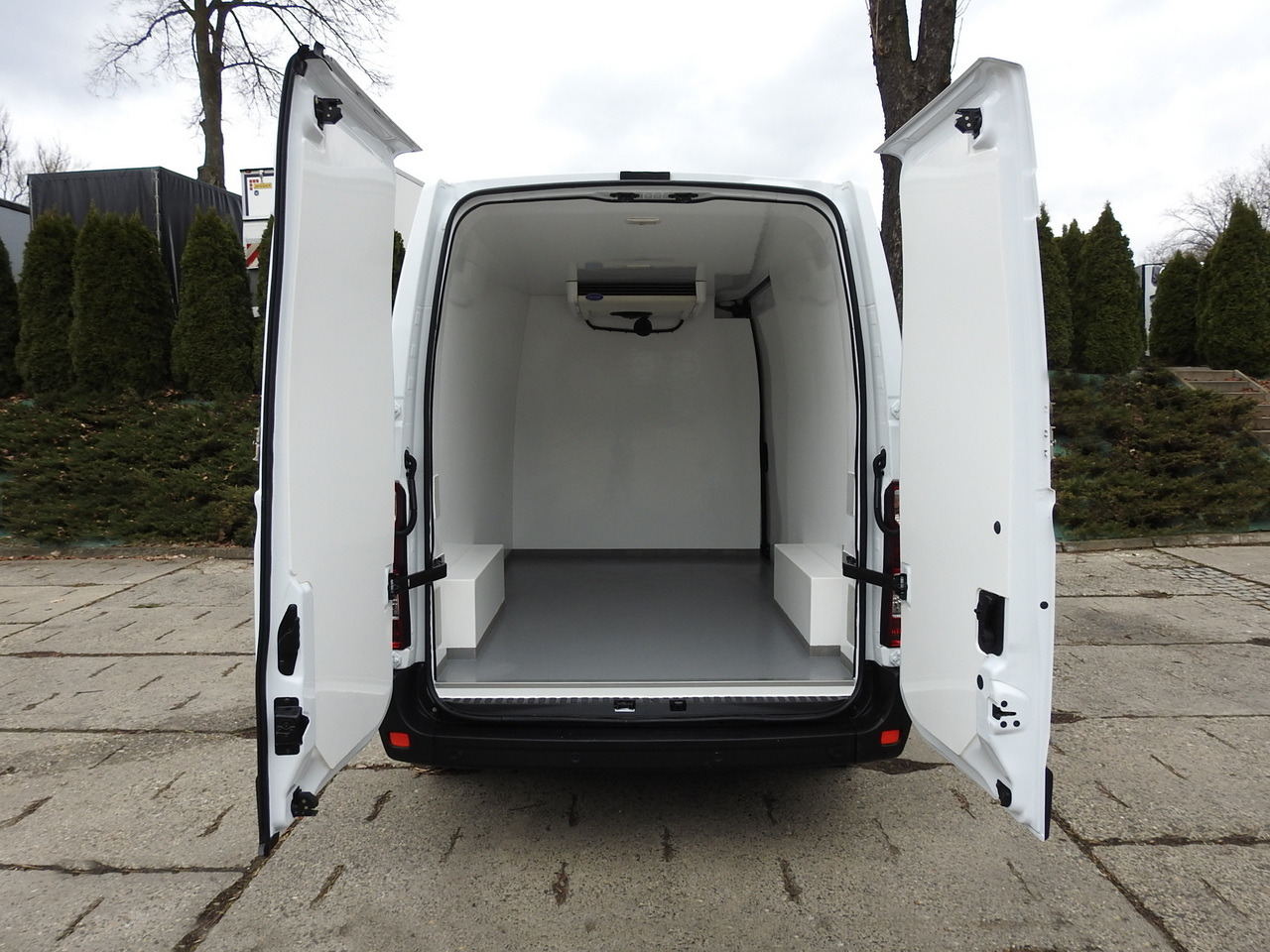 Chladiarenská dodávka OPEL MOVANO REFRIGERATOR VAN 0*C CRUISE CONTROL NAVIGATION AIR CONDITIONING LED LIGHTS  136HP: obrázok 12