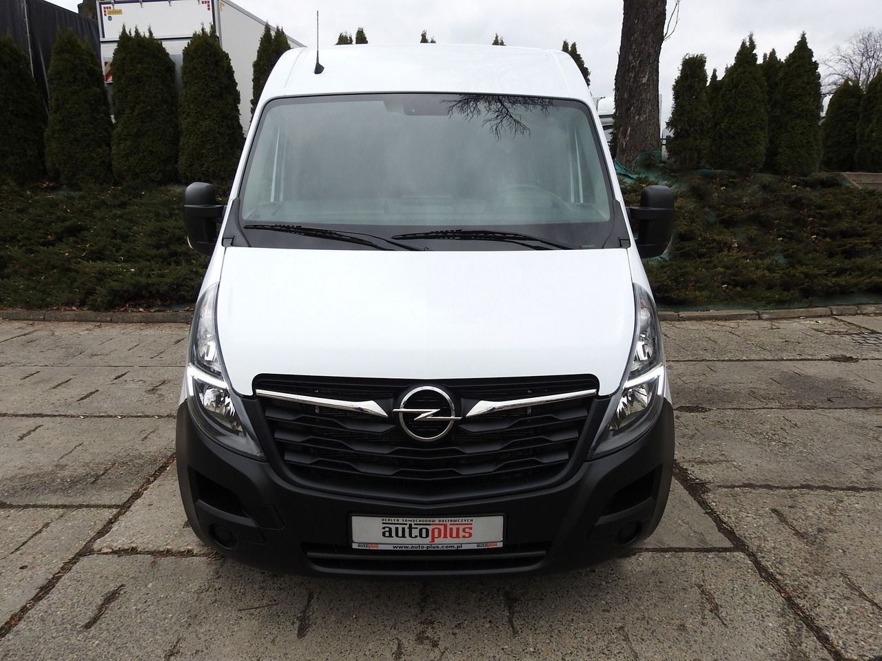 OPEL MOVANO REFRIGERATOR VAN 0*C CRUISE CONTROL NAVIGATION AIR CONDITIONING LED LIGHTS 136HP - Chladiarenská dodávka: obrázok 5 OPEL MOVANO REFRIGERATOR VAN 0*C CRUISE CONTROL NAVIGATION AIR CONDITIONING LED LIGHTS 136HP - Chladiarenská dodávka: obrázok 5