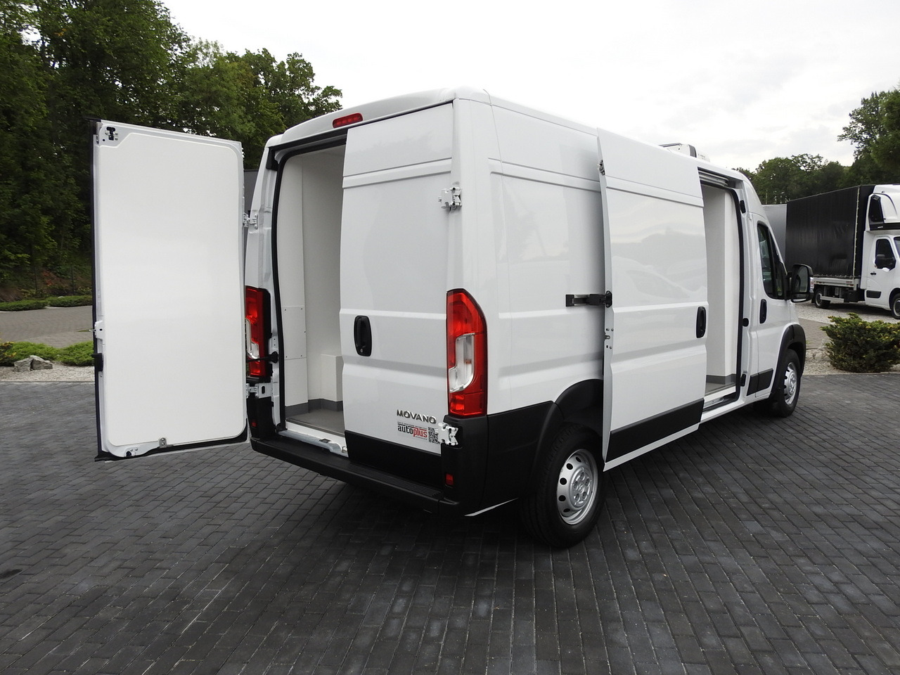 OPEL MOVANO REFRIGERATOR VAN 0*C HEATING FUNCTION AIR CONDITIONING 140HP - Chladiarenská dodávka: obrázok 3 OPEL MOVANO REFRIGERATOR VAN 0*C HEATING FUNCTION AIR CONDITIONING 140HP - Chladiarenská dodávka: obrázok 3