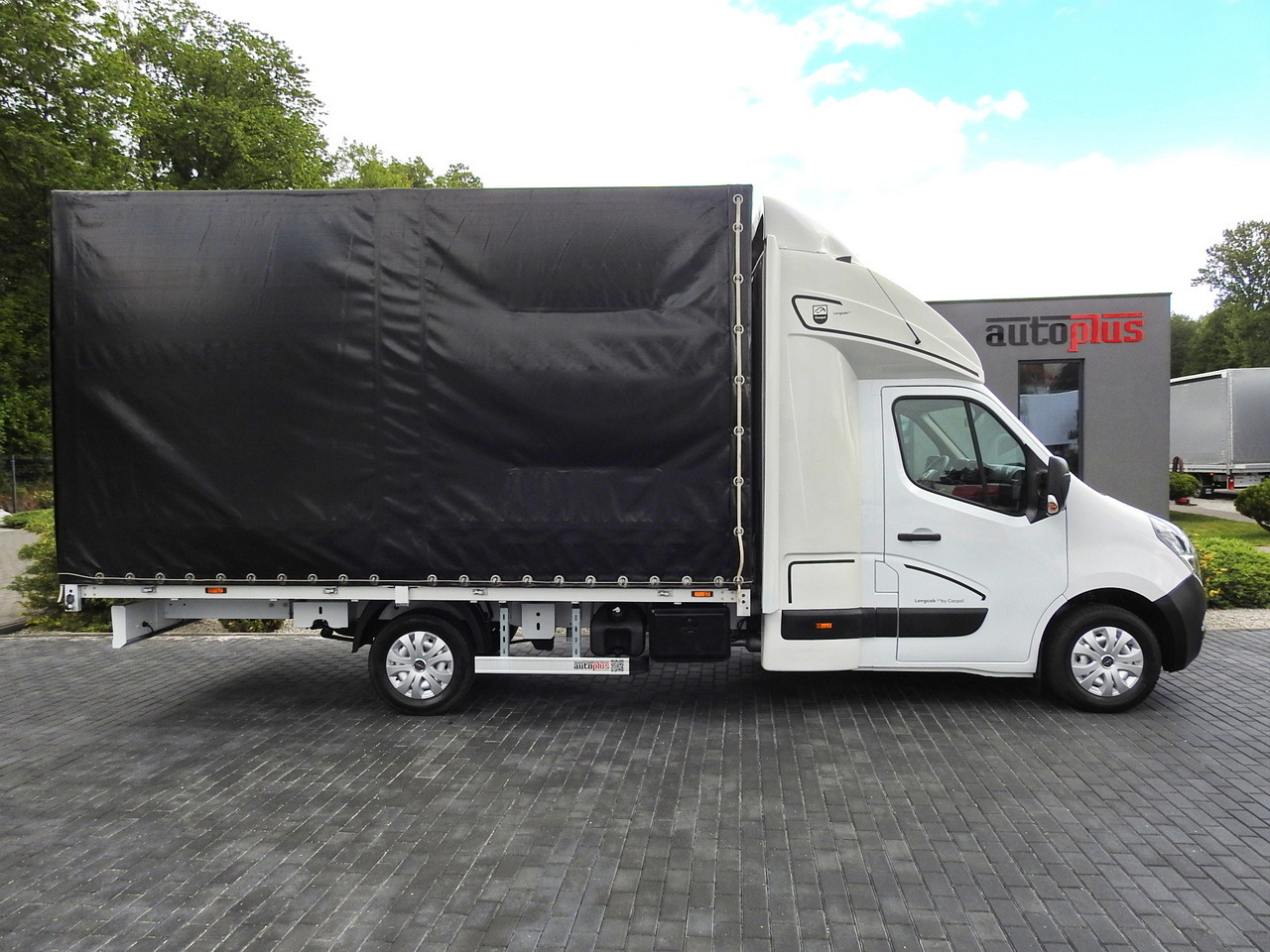 Plachtová dodávka OPEL MOVANO TARPAULIN 10 PALLETS WEBASTO CRUISE CONTROL AIR CONDITIONING PNEUMATICS 165HP: obrázok 7 Plachtová dodávka OPEL MOVANO TARPAULIN 10 PALLETS WEBASTO CRUISE CONTROL AIR CONDITIONING PNEUMATICS 165HP: obrázok 7