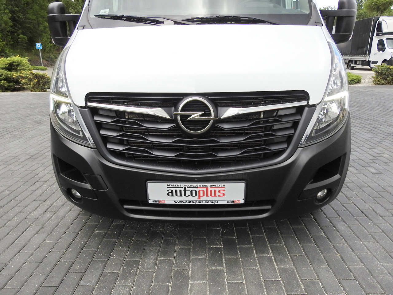 Plachtová dodávka OPEL MOVANO TARPAULIN 10 PALLETS WEBASTO CRUISE CONTROL AIR CONDITIONING PNEUMATICS 165HP: obrázok 14 Plachtová dodávka OPEL MOVANO TARPAULIN 10 PALLETS WEBASTO CRUISE CONTROL AIR CONDITIONING PNEUMATICS 165HP: obrázok 14