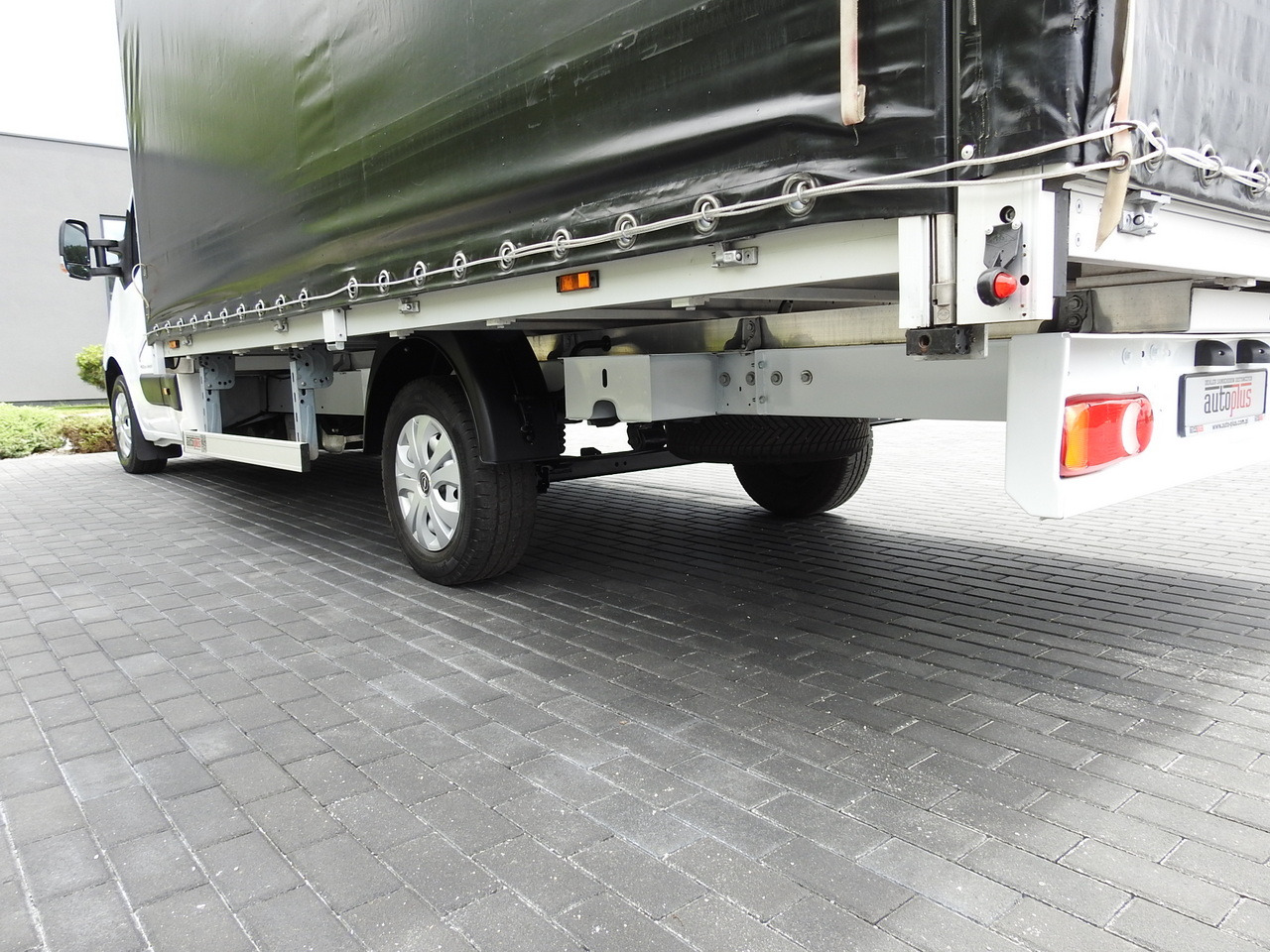 Plachtová dodávka OPEL MOVANO TARPAULIN 10 PALLETS WEBASTO CRUISE CONTROL AIR CONDITIONING PNEUMATICS 165HP: obrázok 16 Plachtová dodávka OPEL MOVANO TARPAULIN 10 PALLETS WEBASTO CRUISE CONTROL AIR CONDITIONING PNEUMATICS 165HP: obrázok 16