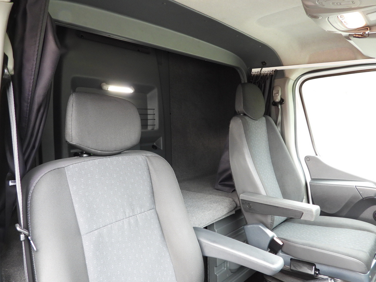 Plachtová dodávka OPEL MOVANO TARPAULIN 10 PALLETS WEBASTO CRUISE CONTROL LED LIGHTS PNEUMATICS AIR CONDITIONING 165HP: obrázok 41 Plachtová dodávka OPEL MOVANO TARPAULIN 10 PALLETS WEBASTO CRUISE CONTROL LED LIGHTS PNEUMATICS AIR CONDITIONING 165HP: obrázok 41