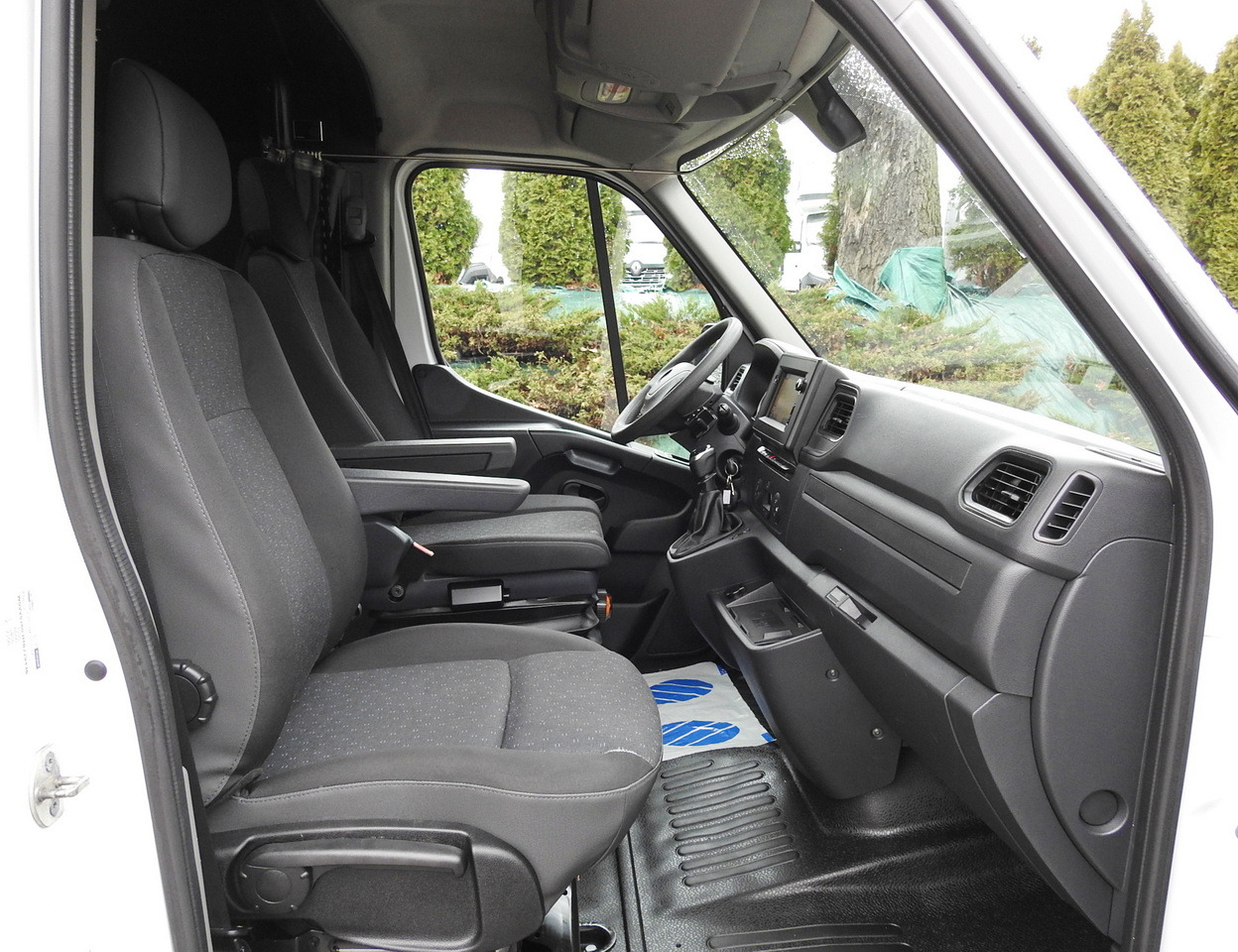 Plachtová dodávka OPEL MOVANO TARPAULIN 10 PALLETS WEBASTO CRUISE CONTROL NAVIGATION AIR CONDITIONING LED LIGHTS PNEUMATICS 165HP: obrázok 43 Plachtová dodávka OPEL MOVANO TARPAULIN 10 PALLETS WEBASTO CRUISE CONTROL NAVIGATION AIR CONDITIONING LED LIGHTS PNEUMATICS 165HP: obrázok 43