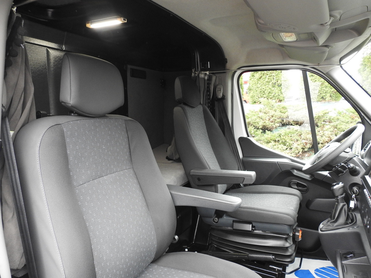 Plachtová dodávka OPEL MOVANO TARPAULIN 10 PALLETS WEBASTO CRUISE CONTROL NAVIGATION AIR CONDITIONING LED LIGHTS PNEUMATICS 165HP: obrázok 46 Plachtová dodávka OPEL MOVANO TARPAULIN 10 PALLETS WEBASTO CRUISE CONTROL NAVIGATION AIR CONDITIONING LED LIGHTS PNEUMATICS 165HP: obrázok 46