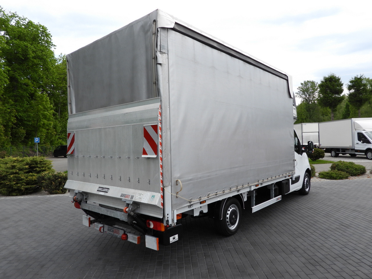 OPEL MOVANO TARPAULIN LIFT 9 PALLETS WEBASTO CRUISE CONTROL LED LIGHTS PNEUMATICS AIR CONDITIONING 165HP - Plachtová dodávka: obrázok 3 OPEL MOVANO TARPAULIN LIFT 9 PALLETS WEBASTO CRUISE CONTROL LED LIGHTS PNEUMATICS AIR CONDITIONING 165HP - Plachtová dodávka: obrázok 3
