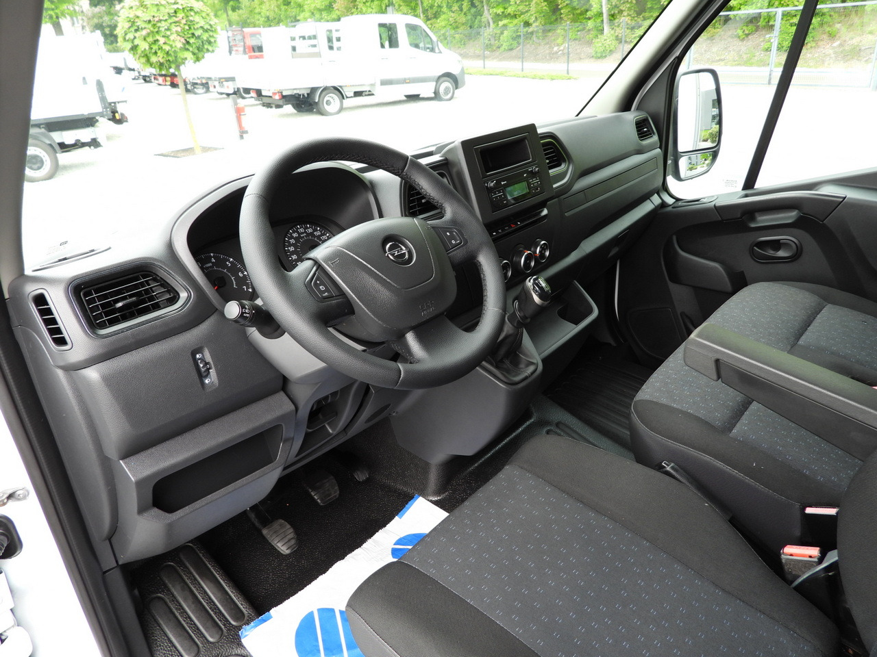 OPEL MOVANO TARPAULIN LIFT 9 PALLETS WEBASTO CRUISE CONTROL LED LIGHTS PNEUMATICS AIR CONDITIONING 165HP - Plachtová dodávka: obrázok 2 OPEL MOVANO TARPAULIN LIFT 9 PALLETS WEBASTO CRUISE CONTROL LED LIGHTS PNEUMATICS AIR CONDITIONING 165HP - Plachtová dodávka: obrázok 2