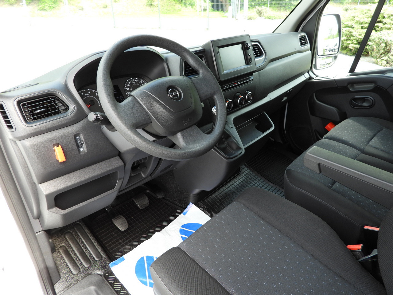 OPEL MOVANO VAN AIR CONDITIONING LED LIGHTS 150HP - Furgon: obrázok 2 OPEL MOVANO VAN AIR CONDITIONING LED LIGHTS 150HP - Furgon: obrázok 2