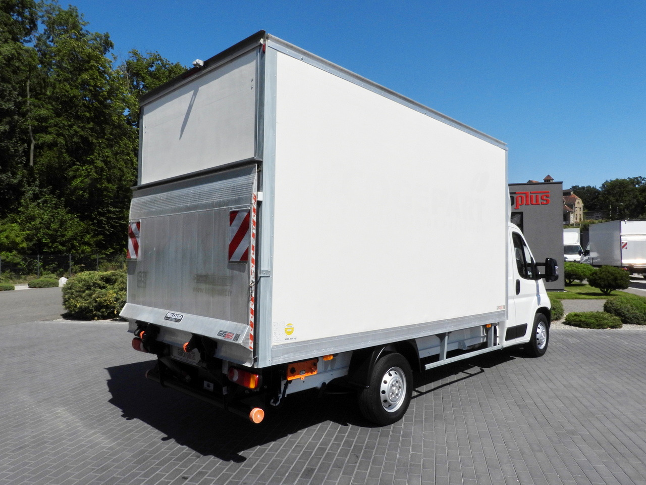 PEUGEOT BOXER BOX LIFT 8 PALLETS CRUISE CONTROL AIR CONDITIONING 130HP - Chladiarenská dodávka: obrázok 3 PEUGEOT BOXER BOX LIFT 8 PALLETS CRUISE CONTROL AIR CONDITIONING 130HP - Chladiarenská dodávka: obrázok 3