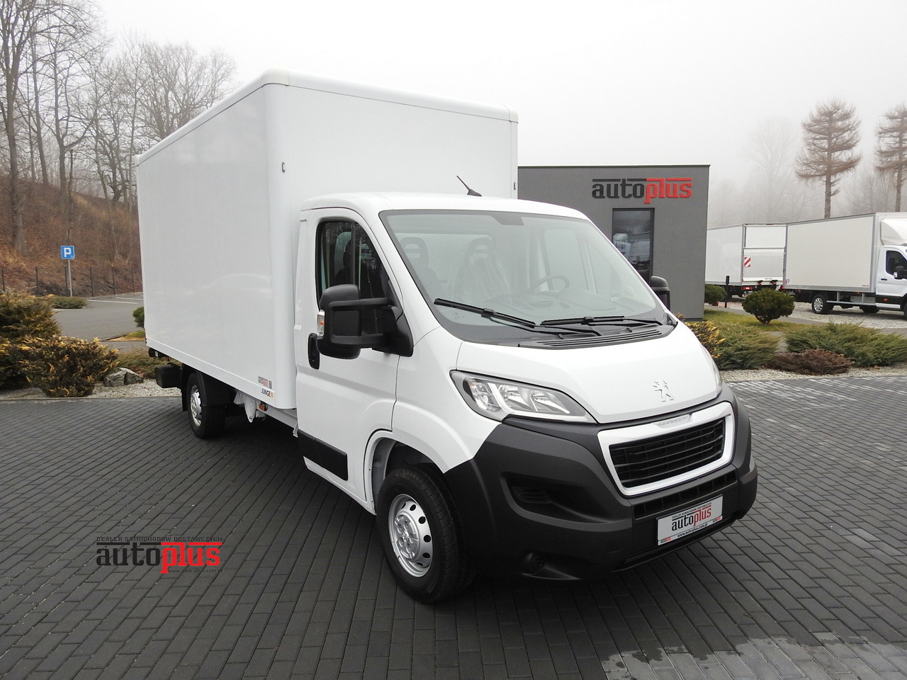 PEUGEOT BOXER BOX LIFT 8 PALLETS CRUISE CONTROL AIR CONDITIONING 140HP - Dodávka skriňová nadstavba: obrázok 1 PEUGEOT BOXER BOX LIFT 8 PALLETS CRUISE CONTROL AIR CONDITIONING 140HP - Dodávka skriňová nadstavba: obrázok 1