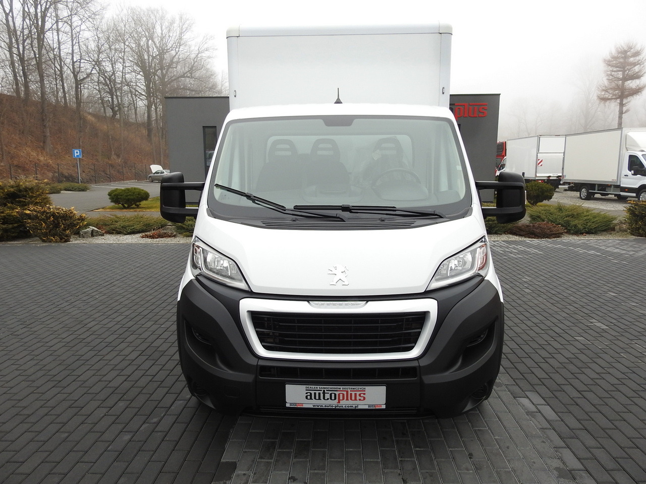 PEUGEOT BOXER BOX LIFT 8 PALLETS CRUISE CONTROL AIR CONDITIONING 140HP - Dodávka skriňová nadstavba: obrázok 5 PEUGEOT BOXER BOX LIFT 8 PALLETS CRUISE CONTROL AIR CONDITIONING 140HP - Dodávka skriňová nadstavba: obrázok 5