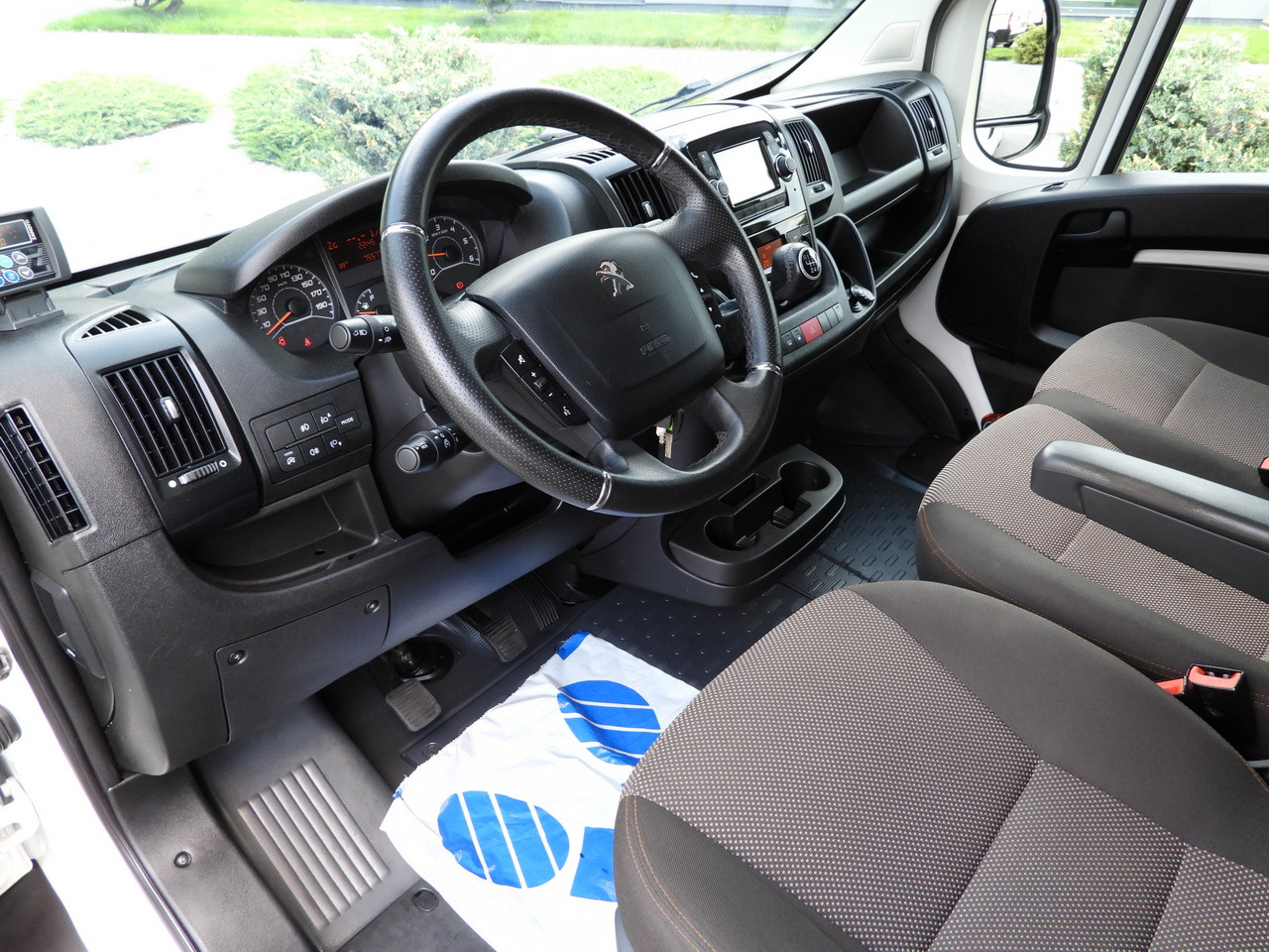 PEUGEOT BOXER REGRIGERATOR BOX 0*C 8 PALLETS CRUISE CONTROL LED LIGHTS AIR CONDITIONING 165HP - Chladiarenská dodávka: obrázok 2 PEUGEOT BOXER REGRIGERATOR BOX 0*C 8 PALLETS CRUISE CONTROL LED LIGHTS AIR CONDITIONING 165HP - Chladiarenská dodávka: obrázok 2