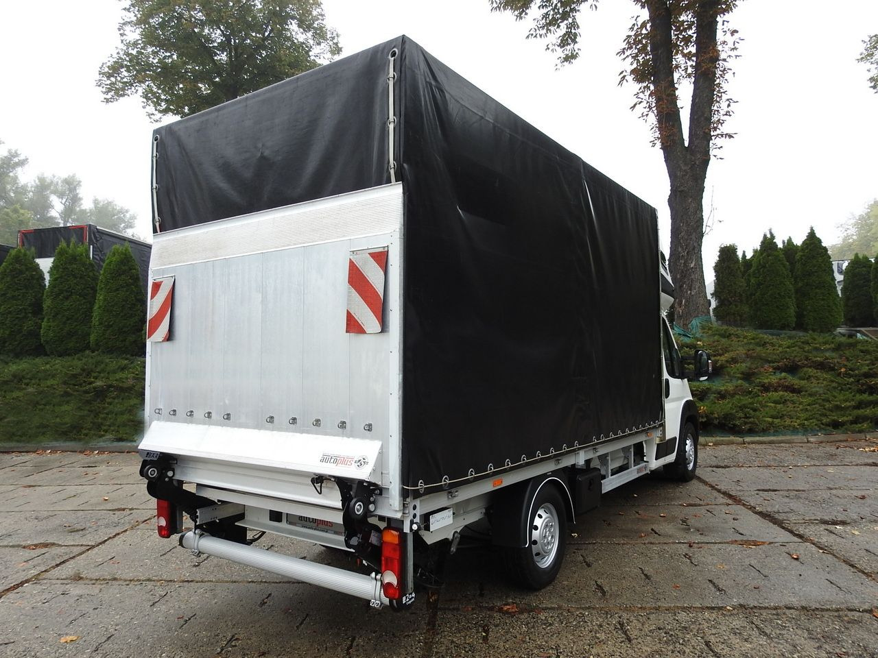 PEUGEOT BOXER TARPAULIN LIFT 8 PALLETS WEBASTO LED LIGHTS AIR CONDITIONING 165HP - Plachtová dodávka: obrázok 3 PEUGEOT BOXER TARPAULIN LIFT 8 PALLETS WEBASTO LED LIGHTS AIR CONDITIONING 165HP - Plachtová dodávka: obrázok 3