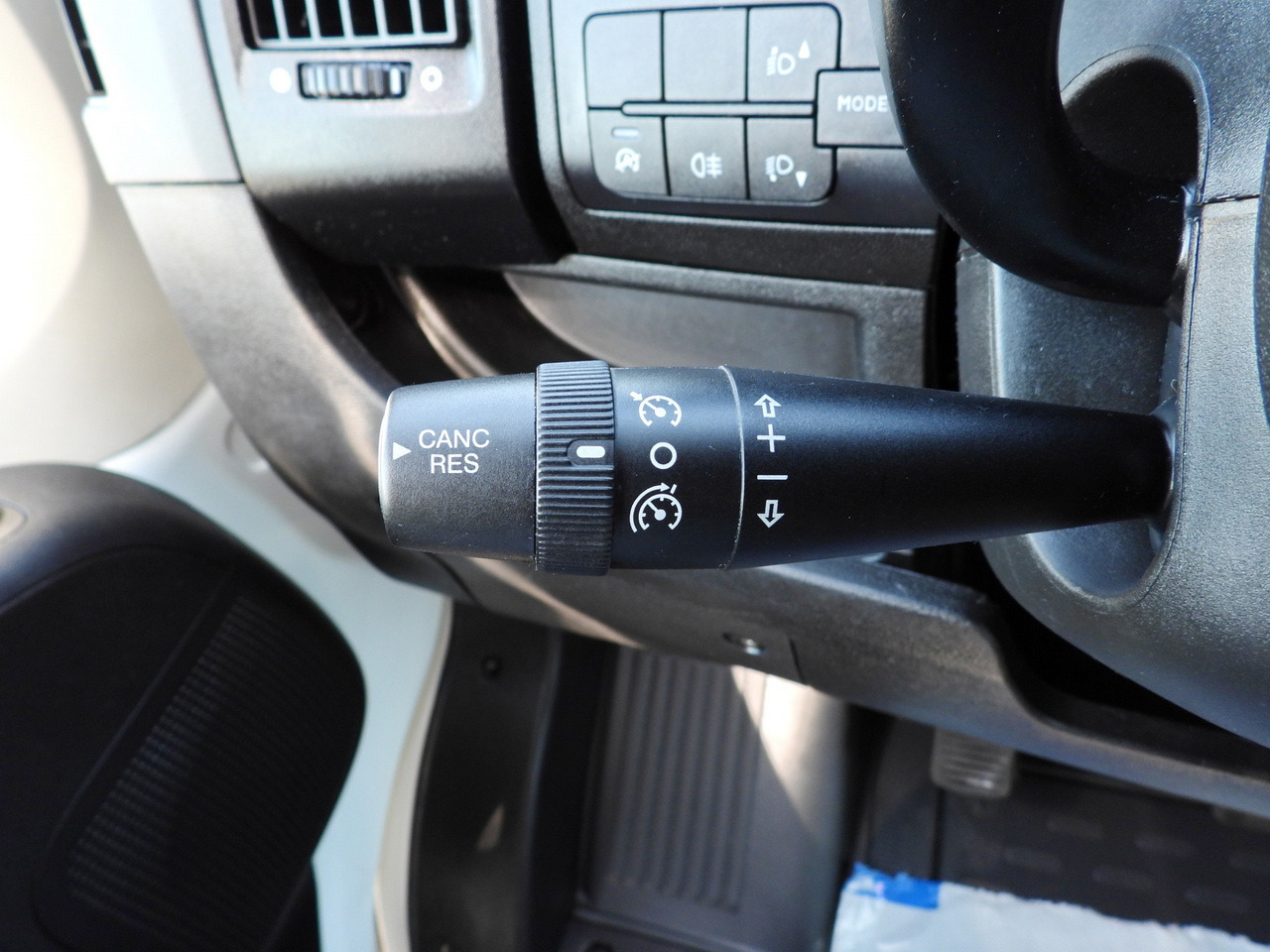 Dodávka sklápač PEUGEOT BOXER TIPPER DOUBLE CABIN DOKA 7 SEATS CRUISE CONTROL AIR CONDITIONING 140HP: obrázok 31 Dodávka sklápač PEUGEOT BOXER TIPPER DOUBLE CABIN DOKA 7 SEATS CRUISE CONTROL AIR CONDITIONING 140HP: obrázok 31