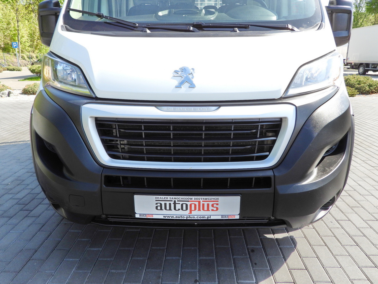 Dodávka sklápač PEUGEOT BOXER TIPPER DOUBLE CABIN DOKA 7 SEATS CRUISE CONTROL AIR CONDITIONING 140HP: obrázok 14 Dodávka sklápač PEUGEOT BOXER TIPPER DOUBLE CABIN DOKA 7 SEATS CRUISE CONTROL AIR CONDITIONING 140HP: obrázok 14