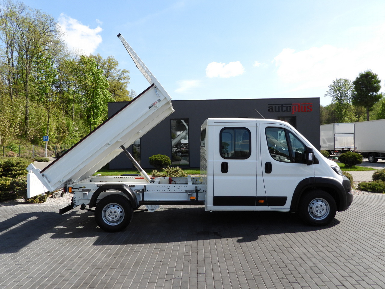 Dodávka sklápač PEUGEOT BOXER TIPPER DOUBLE CABIN DOKA 7 SEATS CRUISE CONTROL AIR CONDITIONING 140HP: obrázok 7 Dodávka sklápač PEUGEOT BOXER TIPPER DOUBLE CABIN DOKA 7 SEATS CRUISE CONTROL AIR CONDITIONING 140HP: obrázok 7