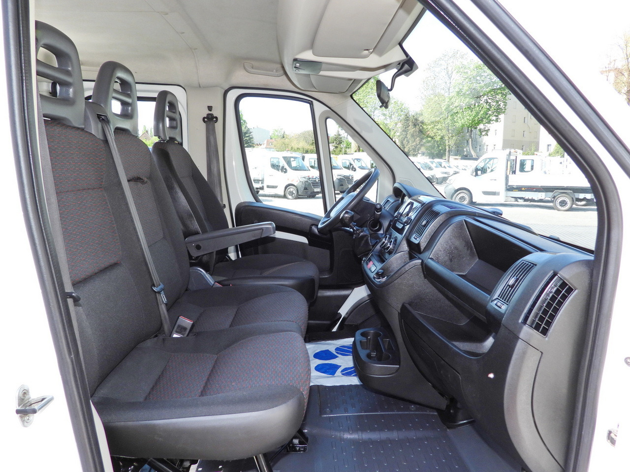 Dodávka sklápač PEUGEOT BOXER TIPPER DOUBLE CABIN DOKA 7 SEATS CRUISE CONTROL AIR CONDITIONING 140HP: obrázok 35 Dodávka sklápač PEUGEOT BOXER TIPPER DOUBLE CABIN DOKA 7 SEATS CRUISE CONTROL AIR CONDITIONING 140HP: obrázok 35