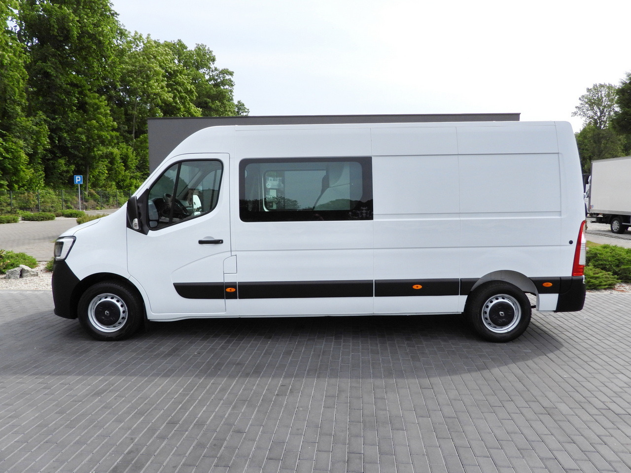 Furgon RENAULT MASTER BOX DELIVERY VAN 7 SEATS CRUISE CONTROL NAVIGATION LED LIGHTS AIR CONDITIONING 140HP: obrázok 9 Furgon RENAULT MASTER BOX DELIVERY VAN 7 SEATS CRUISE CONTROL NAVIGATION LED LIGHTS AIR CONDITIONING 140HP: obrázok 9