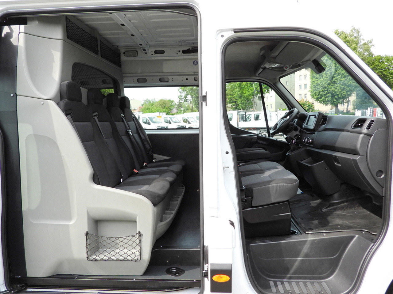 Furgon RENAULT MASTER BOX DELIVERY VAN 7 SEATS CRUISE CONTROL NAVIGATION LED LIGHTS AIR CONDITIONING 140HP: obrázok 42 Furgon RENAULT MASTER BOX DELIVERY VAN 7 SEATS CRUISE CONTROL NAVIGATION LED LIGHTS AIR CONDITIONING 140HP: obrázok 42