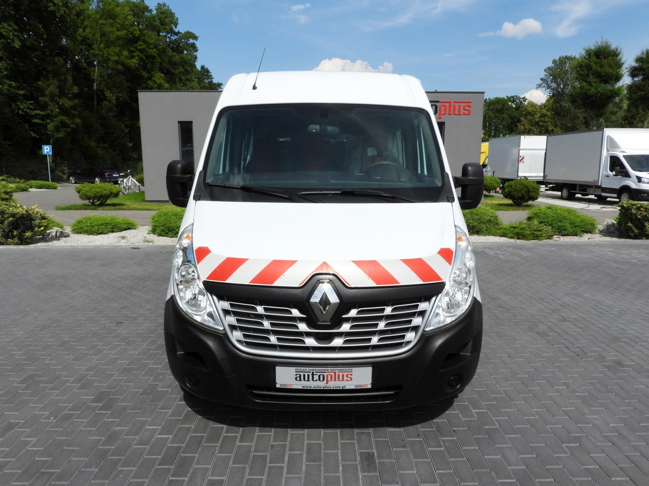 RENAULT MASTER BOX DELIVERY VAN 7 SEATS CRUISE CONTROL TWIN WHEELS AIR CONDITIONING 145HP - Furgon: obrázok 5 RENAULT MASTER BOX DELIVERY VAN 7 SEATS CRUISE CONTROL TWIN WHEELS AIR CONDITIONING 145HP - Furgon: obrázok 5