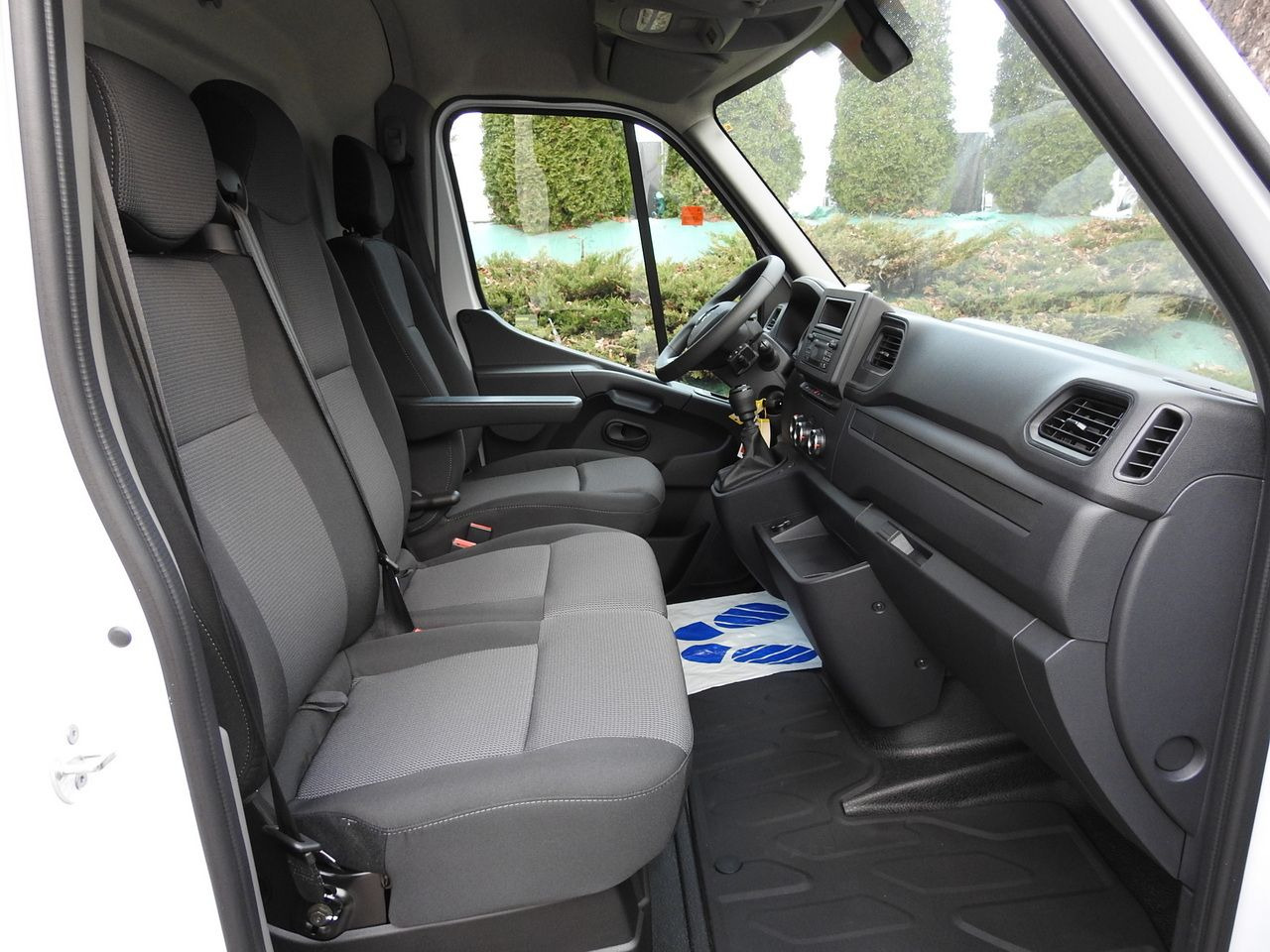 Chladiarenská dodávka RENAULT MASTER NEW REFRIGERATOR VAN -10*C AIR CONDITIONING MANUFACTURERS 135HP: obrázok 38 Chladiarenská dodávka RENAULT MASTER NEW REFRIGERATOR VAN -10*C AIR CONDITIONING MANUFACTURERS 135HP: obrázok 38