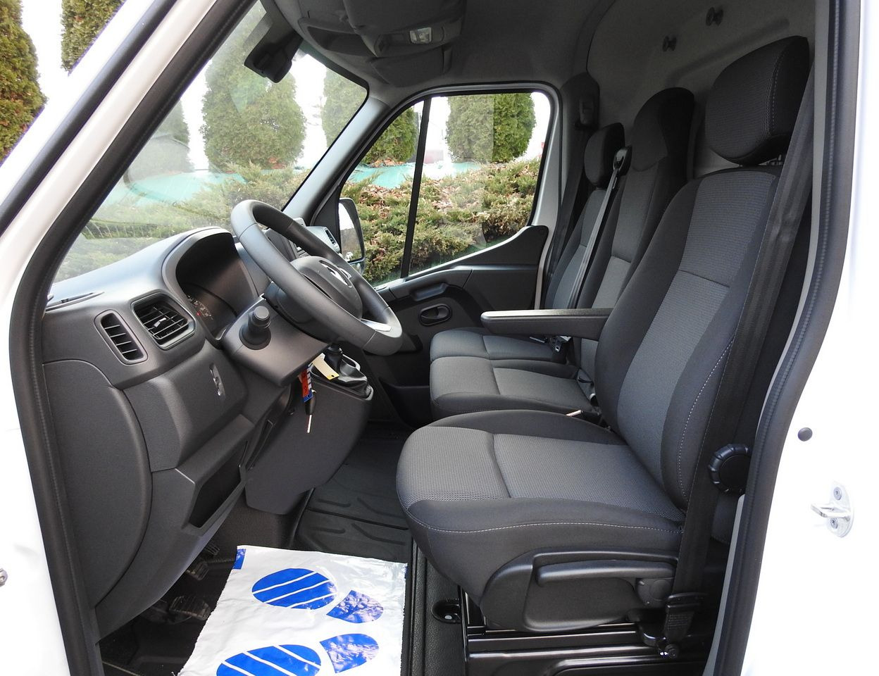 Chladiarenská dodávka RENAULT MASTER NEW REFRIGERATOR VAN -10*C AIR CONDITIONING MANUFACTURERS 135HP: obrázok 28 Chladiarenská dodávka RENAULT MASTER NEW REFRIGERATOR VAN -10*C AIR CONDITIONING MANUFACTURERS 135HP: obrázok 28