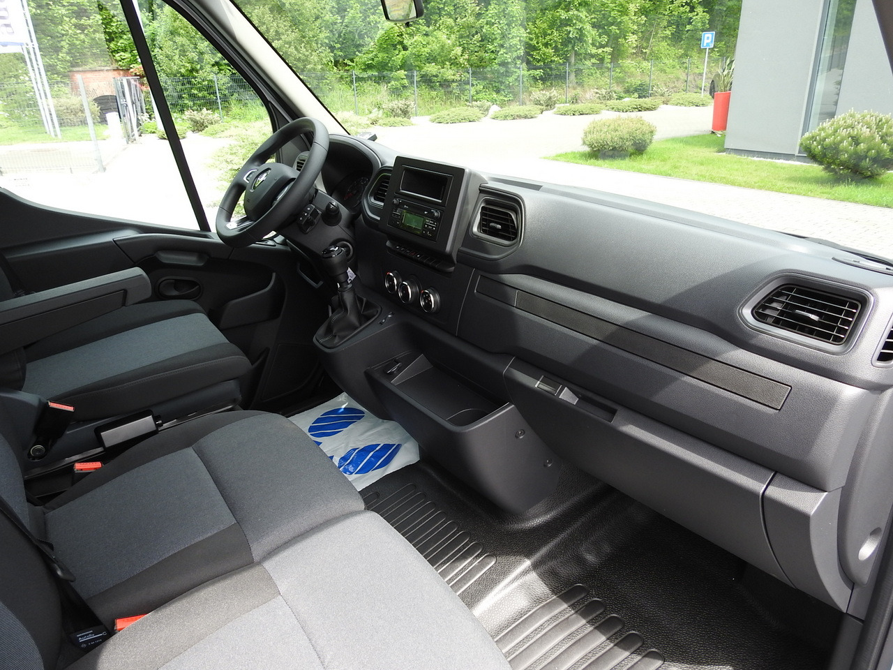 Nový Chladiarenská dodávka RENAULT MASTER NEW REGRIGERATOR BOX -10*C 8 PALLETS CRUISE CONTROL AIR CONDITIONING LED LIGHTS GUARANTEE 165HP: obrázok 40 Nový Chladiarenská dodávka RENAULT MASTER NEW REGRIGERATOR BOX -10*C 8 PALLETS CRUISE CONTROL AIR CONDITIONING LED LIGHTS GUARANTEE 165HP: obrázok 40