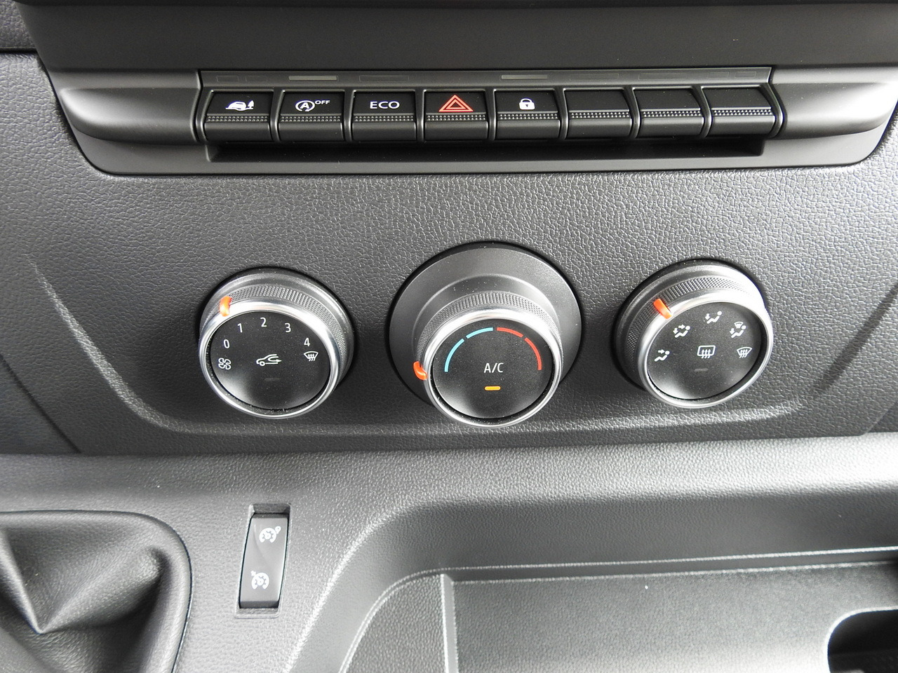 Nový Chladiarenská dodávka RENAULT MASTER NEW REGRIGERATOR BOX -10*C 8 PALLETS CRUISE CONTROL AIR CONDITIONING LED LIGHTS GUARANTEE 165HP: obrázok 36 Nový Chladiarenská dodávka RENAULT MASTER NEW REGRIGERATOR BOX -10*C 8 PALLETS CRUISE CONTROL AIR CONDITIONING LED LIGHTS GUARANTEE 165HP: obrázok 36