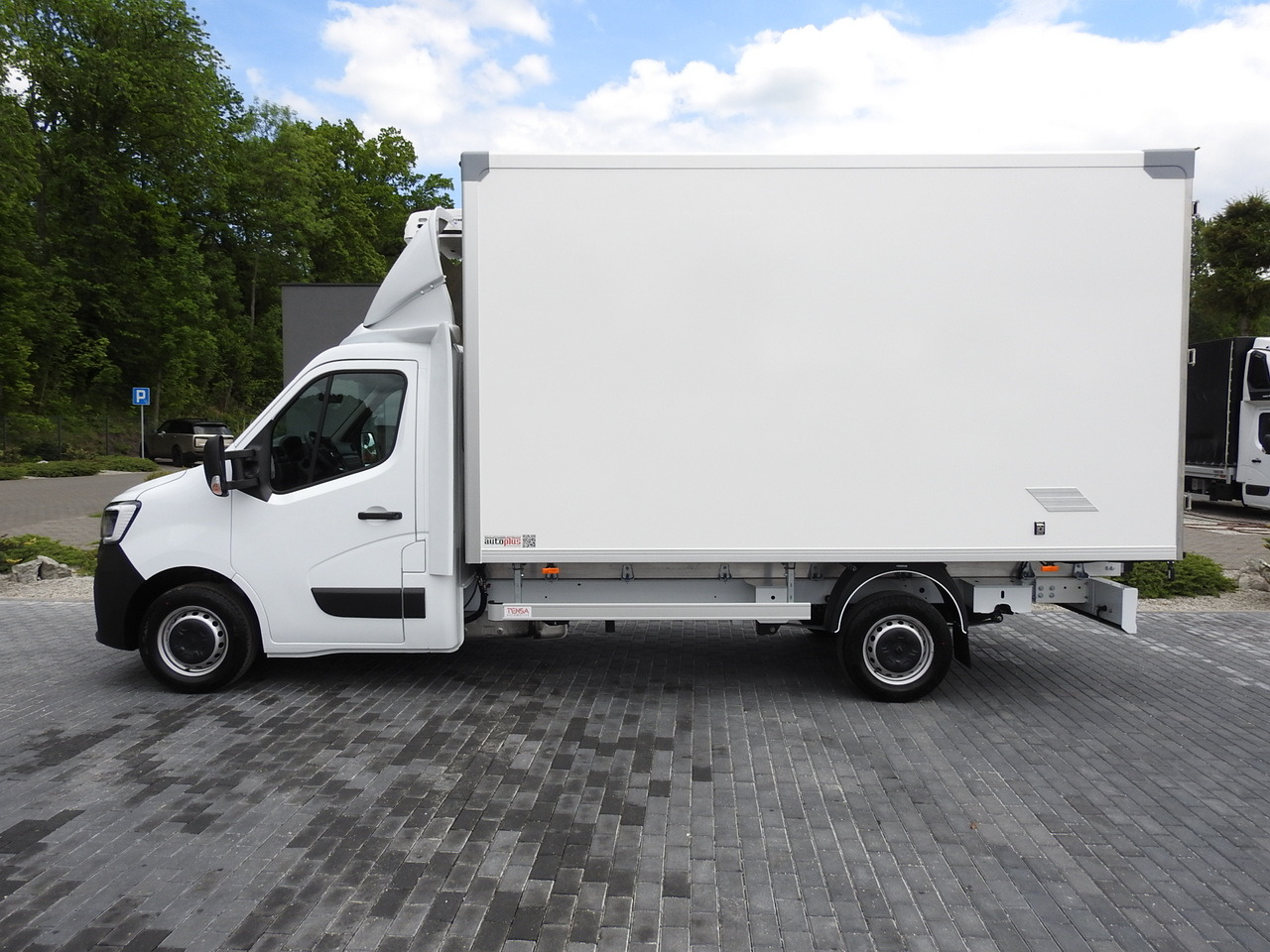 Nový Chladiarenská dodávka RENAULT MASTER NEW REGRIGERATOR BOX -10*C 8 PALLETS CRUISE CONTROL AIR CONDITIONING LED LIGHTS GUARANTEE 165HP: obrázok 9 Nový Chladiarenská dodávka RENAULT MASTER NEW REGRIGERATOR BOX -10*C 8 PALLETS CRUISE CONTROL AIR CONDITIONING LED LIGHTS GUARANTEE 165HP: obrázok 9