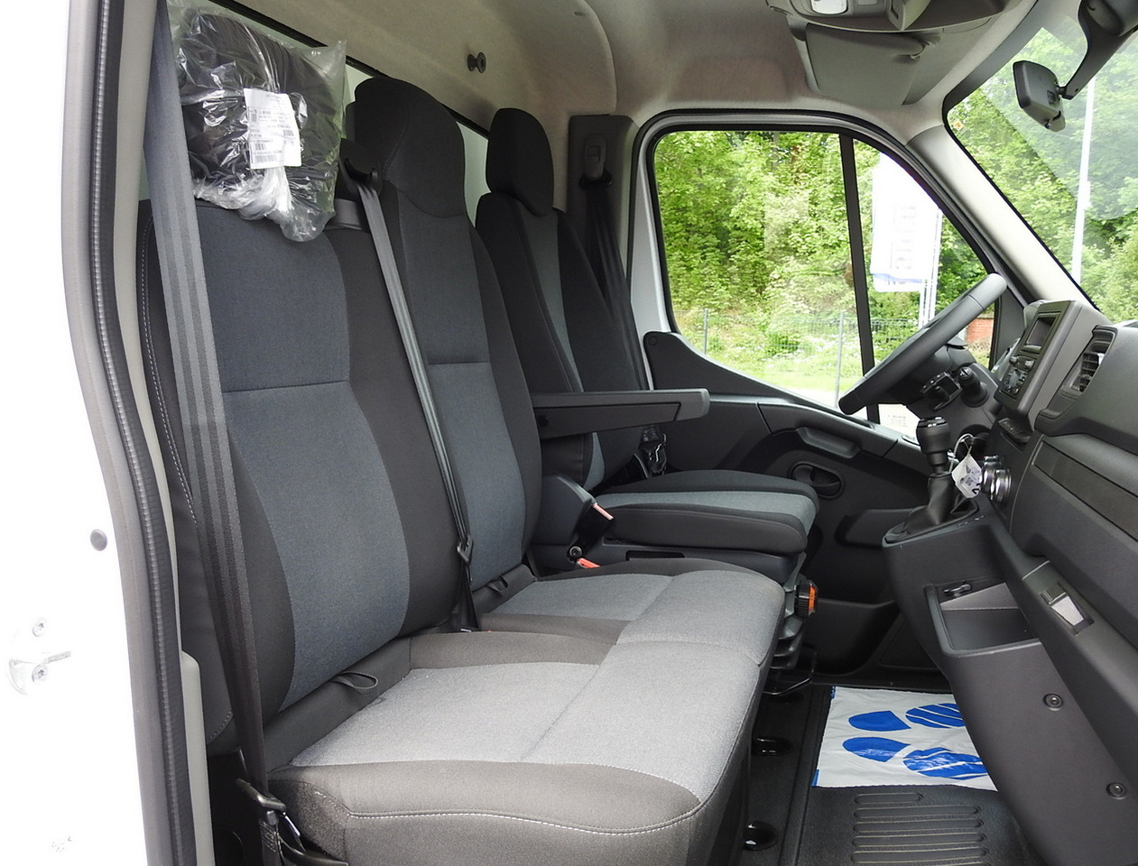 Nový Chladiarenská dodávka RENAULT MASTER NEW REGRIGERATOR BOX -10*C 8 PALLETS CRUISE CONTROL AIR CONDITIONING LED LIGHTS GUARANTEE 165HP: obrázok 39 Nový Chladiarenská dodávka RENAULT MASTER NEW REGRIGERATOR BOX -10*C 8 PALLETS CRUISE CONTROL AIR CONDITIONING LED LIGHTS GUARANTEE 165HP: obrázok 39