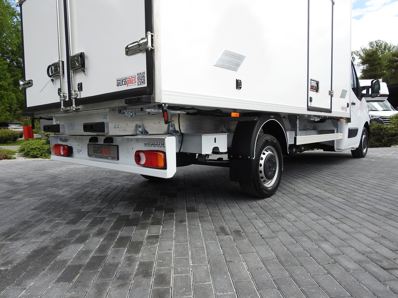 Nový Chladiarenská dodávka RENAULT MASTER NEW REGRIGERATOR BOX -10*C 8 PALLETS CRUISE CONTROL AIR CONDITIONING LED LIGHTS GUARANTEE 165HP: obrázok 25 Nový Chladiarenská dodávka RENAULT MASTER NEW REGRIGERATOR BOX -10*C 8 PALLETS CRUISE CONTROL AIR CONDITIONING LED LIGHTS GUARANTEE 165HP: obrázok 25