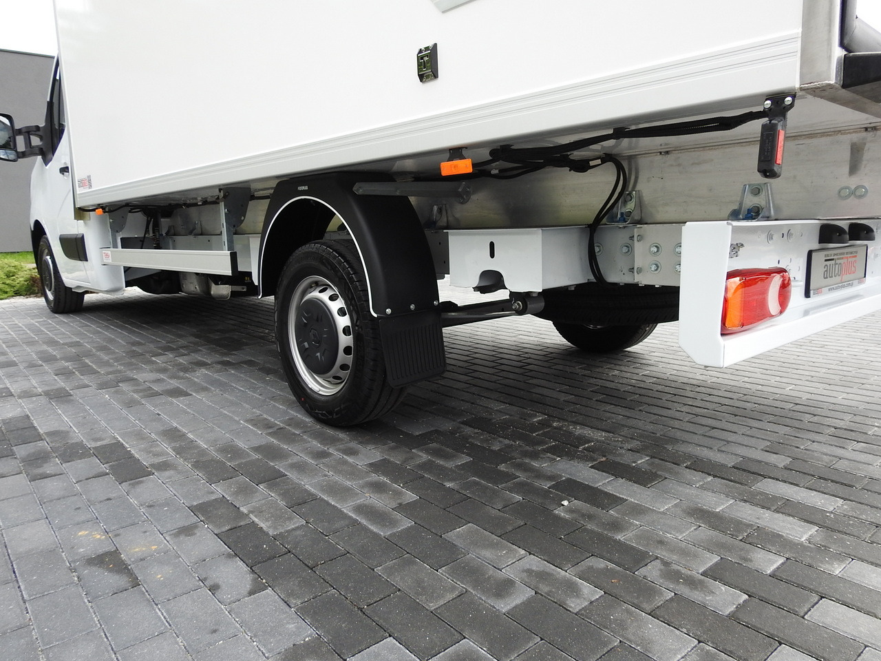 Nový Chladiarenská dodávka RENAULT MASTER NEW REGRIGERATOR BOX -10*C 8 PALLETS CRUISE CONTROL AIR CONDITIONING LED LIGHTS GUARANTEE 165HP: obrázok 17 Nový Chladiarenská dodávka RENAULT MASTER NEW REGRIGERATOR BOX -10*C 8 PALLETS CRUISE CONTROL AIR CONDITIONING LED LIGHTS GUARANTEE 165HP: obrázok 17