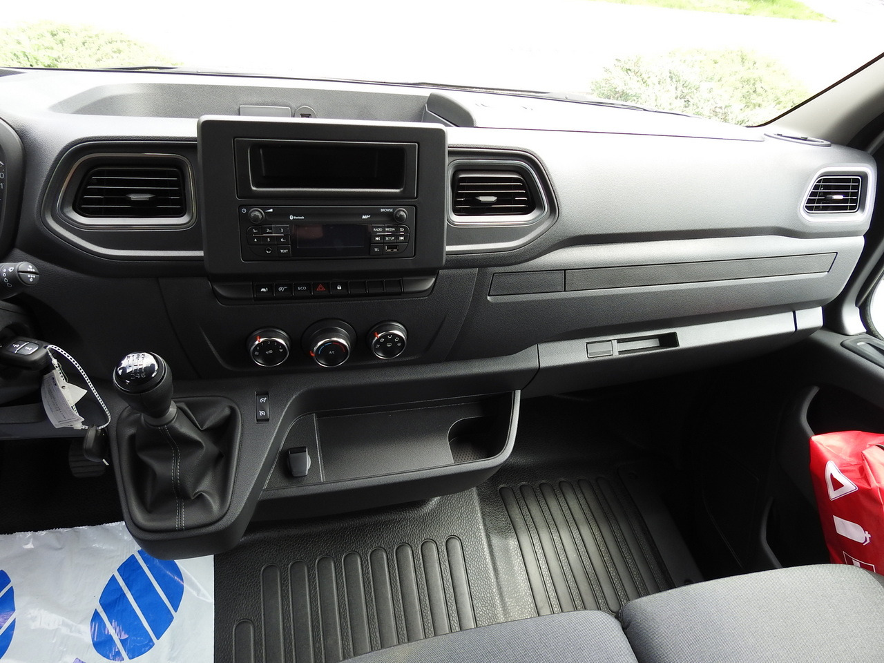 Nový Chladiarenská dodávka RENAULT MASTER NEW REGRIGERATOR BOX -10*C 8 PALLETS CRUISE CONTROL AIR CONDITIONING LED LIGHTS GUARANTEE 165HP: obrázok 33 Nový Chladiarenská dodávka RENAULT MASTER NEW REGRIGERATOR BOX -10*C 8 PALLETS CRUISE CONTROL AIR CONDITIONING LED LIGHTS GUARANTEE 165HP: obrázok 33