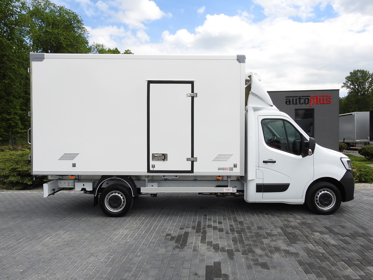 Nový Chladiarenská dodávka RENAULT MASTER NEW REGRIGERATOR BOX -10*C 8 PALLETS CRUISE CONTROL AIR CONDITIONING LED LIGHTS GUARANTEE 165HP: obrázok 7 Nový Chladiarenská dodávka RENAULT MASTER NEW REGRIGERATOR BOX -10*C 8 PALLETS CRUISE CONTROL AIR CONDITIONING LED LIGHTS GUARANTEE 165HP: obrázok 7