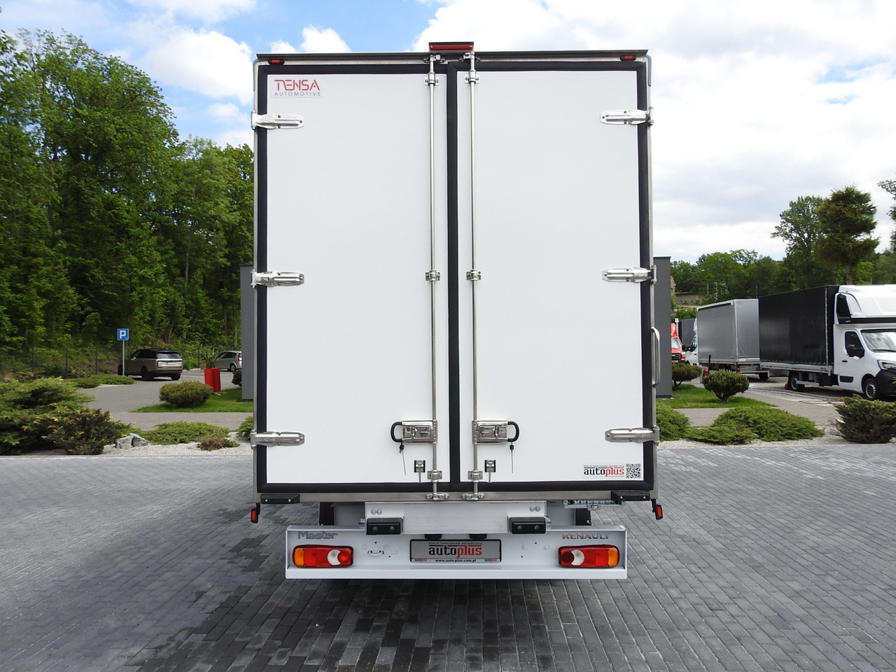 Nový Chladiarenská dodávka RENAULT MASTER NEW REGRIGERATOR BOX -10*C 8 PALLETS CRUISE CONTROL AIR CONDITIONING LED LIGHTS GUARANTEE 165HP: obrázok 11 Nový Chladiarenská dodávka RENAULT MASTER NEW REGRIGERATOR BOX -10*C 8 PALLETS CRUISE CONTROL AIR CONDITIONING LED LIGHTS GUARANTEE 165HP: obrázok 11