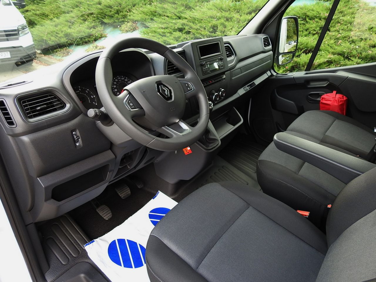 RENAULT MASTER NEW TARPAULIN 8 PALLETS CRUISE CONTROL LED LIGHTS AIR CONDITIONING 165HP - Plachtová dodávka: obrázok 2 RENAULT MASTER NEW TARPAULIN 8 PALLETS CRUISE CONTROL LED LIGHTS AIR CONDITIONING 165HP - Plachtová dodávka: obrázok 2