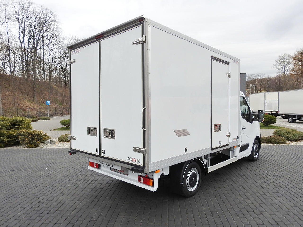 RENAULT MASTER REGRIGERATOR BOX 0*C LED LIGHTS AIR CONDITIONING 145HP - Chladiarenská dodávka: obrázok 3 RENAULT MASTER REGRIGERATOR BOX 0*C LED LIGHTS AIR CONDITIONING 145HP - Chladiarenská dodávka: obrázok 3