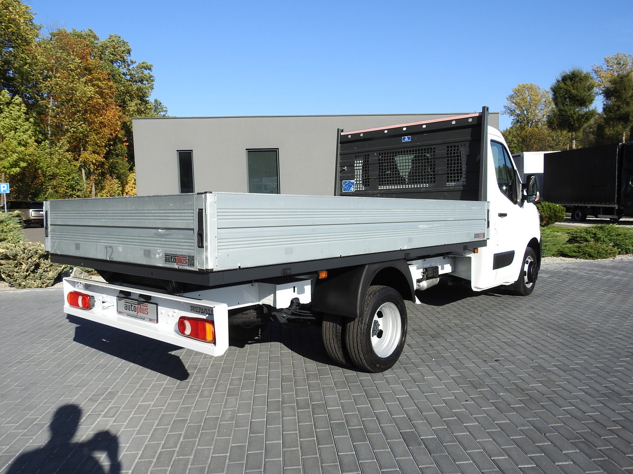 RENAULT MASTER STAKE BODY CRUISE CONTROL AIR CONDITIONING LED LIGHTS TWIN WHEELS 130HP - Dodávka valník: obrázok 3 RENAULT MASTER STAKE BODY CRUISE CONTROL AIR CONDITIONING LED LIGHTS TWIN WHEELS 130HP - Dodávka valník: obrázok 3